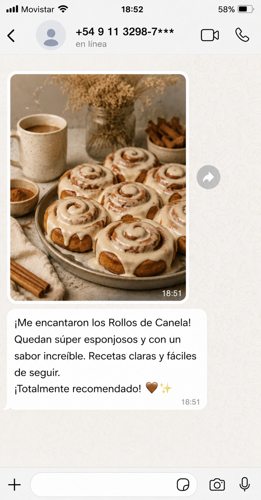 Captura de WhatsApp con el comentario de un cliente sobre los rollos de canela