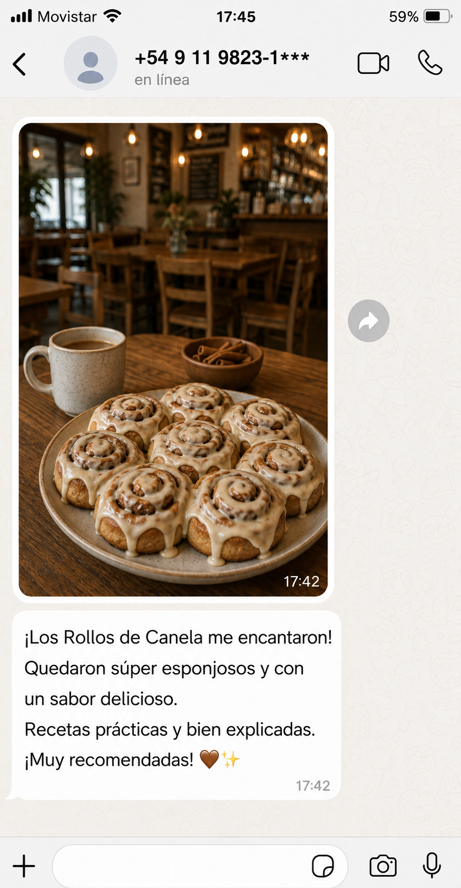 Captura de WhatsApp con el comentario de un cliente sobre los rollos de canela